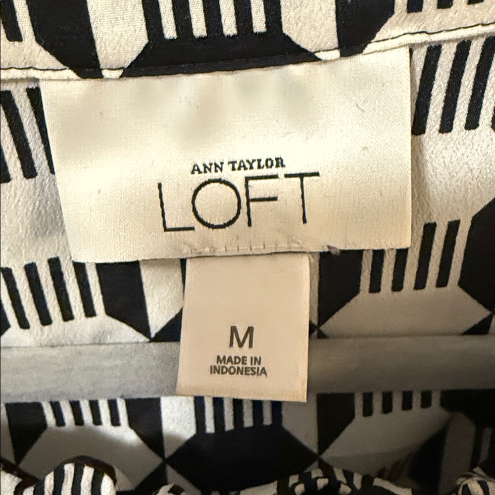 LOFT Monochrome Patterned Blouse - Picture 2 of 4